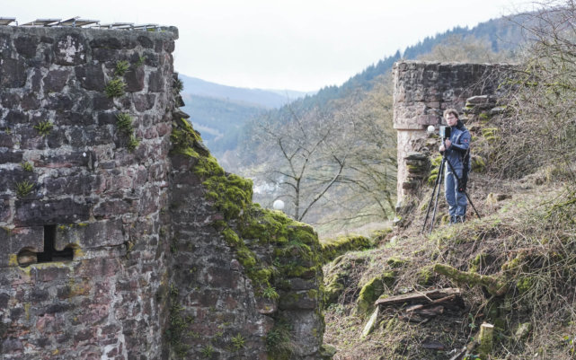 Faro-Focus-S-3D-Laserscanning-LiDAR-Scanning-terrestrische-3D-Scans-Burg-Burgruine-Denkmalvermessung-3D-Denkmal-Vermessung-3D-Vermessung-Burgen-Drohnenvermessung